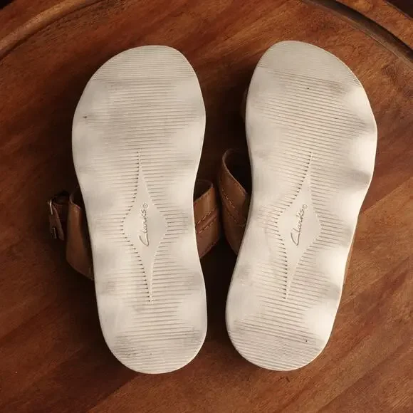 Clarks Brown Leather Sandals with Moccasin Stitching - Picture 13 of 15